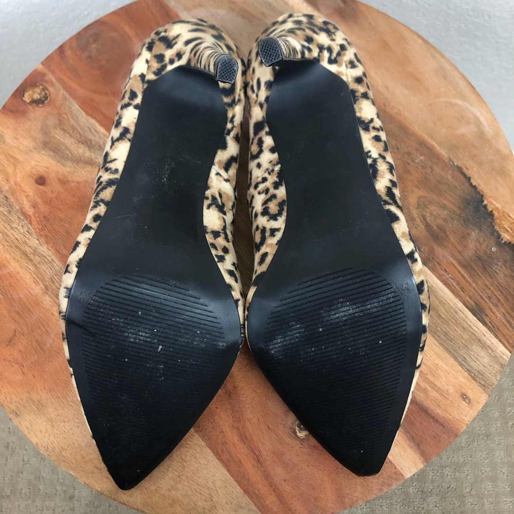 Qupid Leopard Print Pointed Toe Heels - Picture 10 of 10